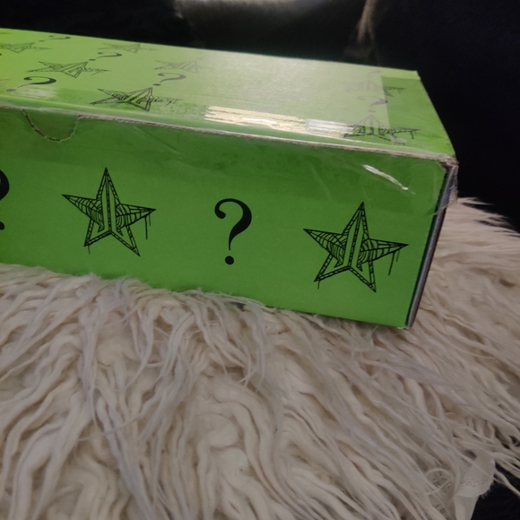 Jeffree Star Premium Halloween Mystery Box - Picture 2 of 6